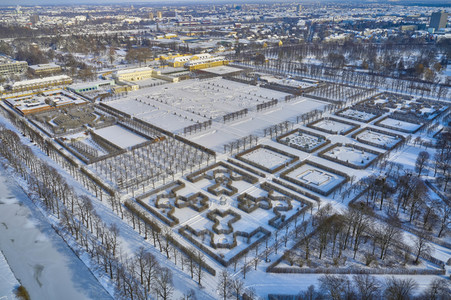 Luftbild der Herrenhäuser Gärten in Hannover