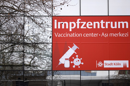 Eröffnung des Impfzentrums in der Koelnmesse in Köln