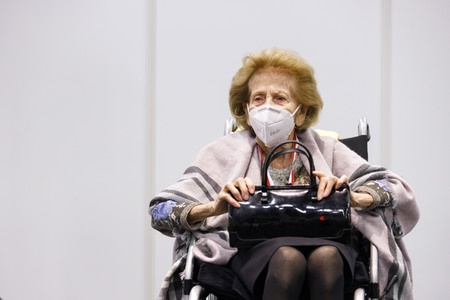 Eröffnung des Impfzentrums in der Koelnmesse in Köln