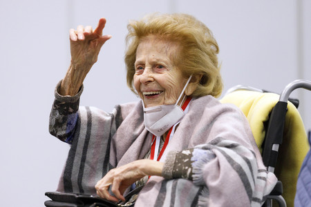 Eröffnung des Impfzentrums in der Koelnmesse in Köln