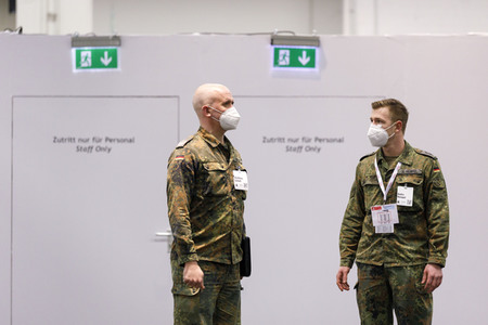 Eröffnung des Impfzentrums in der Koelnmesse in Köln