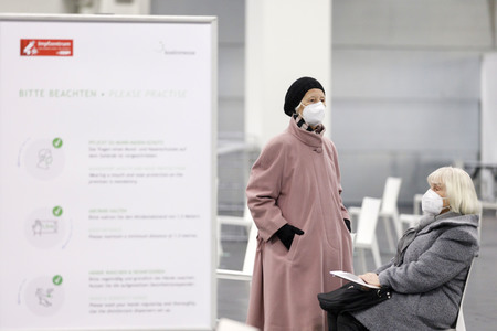 Eröffnung des Impfzentrums in der Koelnmesse in Köln