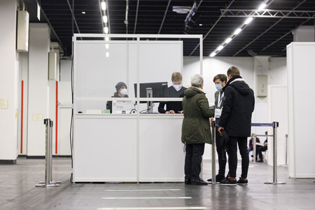 Eröffnung des Impfzentrums in der Koelnmesse in Köln