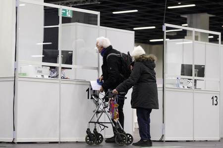 Eröffnung des Impfzentrums in der Koelnmesse in Köln