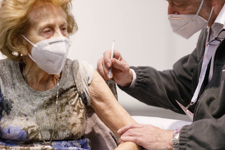 Eröffnung des Impfzentrums in der Koelnmesse in Köln