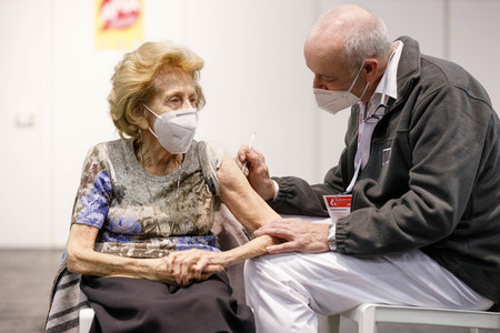 Eröffnung des Impfzentrums in der Koelnmesse in Köln