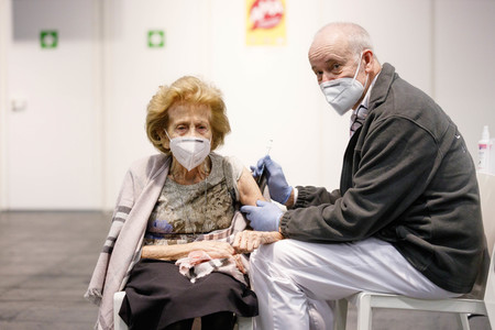 Eröffnung des Impfzentrums in der Koelnmesse in Köln