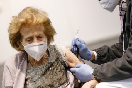 Eröffnung des Impfzentrums in der Koelnmesse in Köln