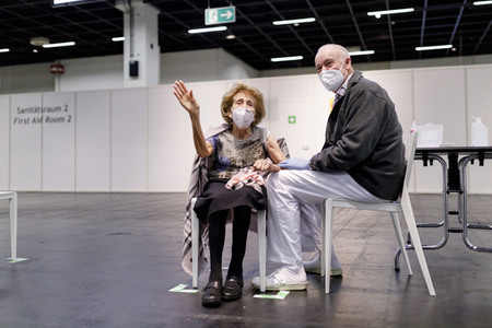 Eröffnung des Impfzentrums in der Koelnmesse in Köln