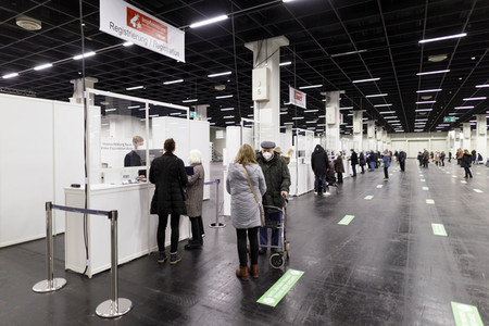 Eröffnung des Impfzentrums in der Koelnmesse in Köln