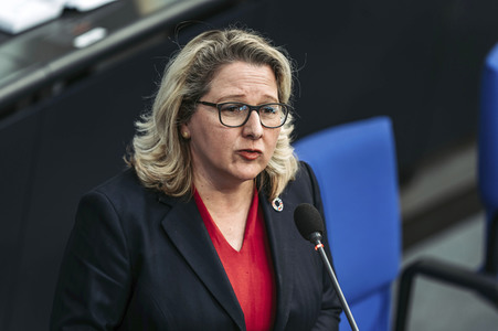 208. Sitzung des Deutschen Bundestages in Berlin