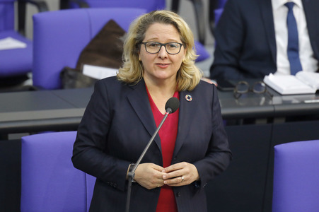 208. Sitzung des Deutschen Bundestages in Berlin