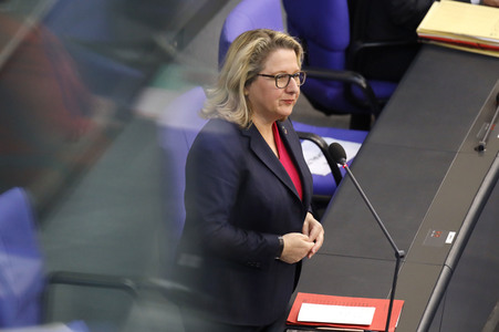 208. Sitzung des Deutschen Bundestages in Berlin