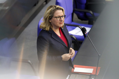 208. Sitzung des Deutschen Bundestages in Berlin