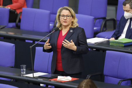 208. Sitzung des Deutschen Bundestages in Berlin