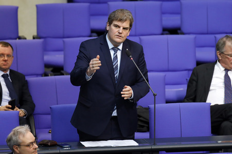 208. Sitzung des Deutschen Bundestages in Berlin