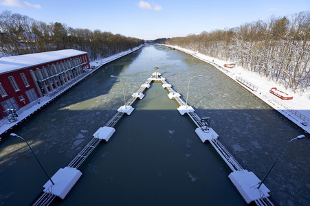 Eingestellter Schiffsverkehr an der Hindenburgschleuse in Hannover