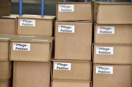 Übergabe Unterschriftenlisten an den Petitionsausschuss des Deutschen Bundestags in Berlin