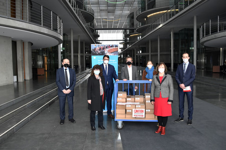 Übergabe Unterschriftenlisten an den Petitionsausschuss des Deutschen Bundestags in Berlin