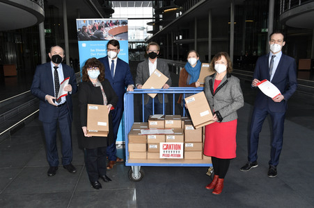 Übergabe Unterschriftenlisten an den Petitionsausschuss des Deutschen Bundestags in Berlin