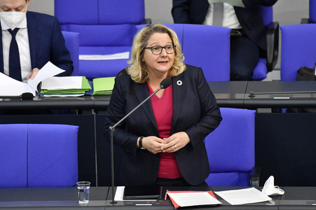 208. Sitzung des Deutschen Bundestages in Berlin