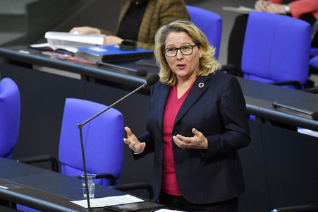 208 Sitzung des Deutschen Bundestages in Berlin