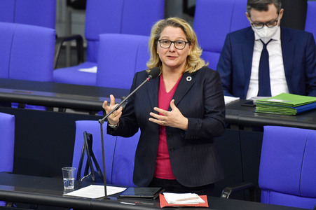 208 Sitzung des Deutschen Bundestages in Berlin