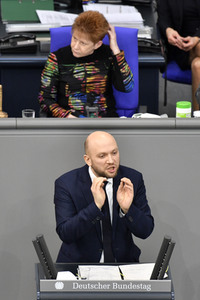 208. Sitzung des Deutschen Bundestages in Berlin