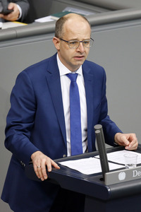 208. Sitzung des Deutschen Bundestages in Berlin