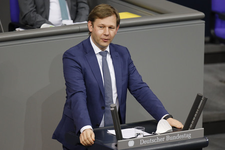 208. Sitzung des Deutschen Bundestages in Berlin