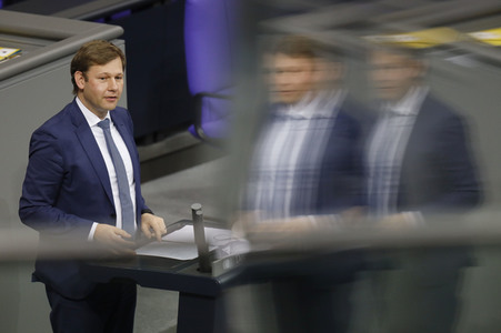 208. Sitzung des Deutschen Bundestages in Berlin