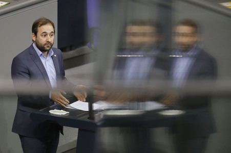 208. Sitzung des Deutschen Bundestages in Berlin