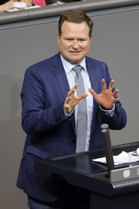 208. Sitzung des Deutschen Bundestages in Berlin