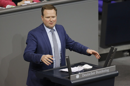 208. Sitzung des Deutschen Bundestages in Berlin