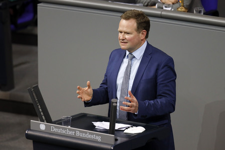 208. Sitzung des Deutschen Bundestages in Berlin