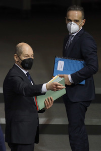 208. Sitzung des Deutschen Bundestages in Berlin