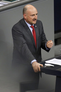 208. Sitzung des Deutschen Bundestages in Berlin