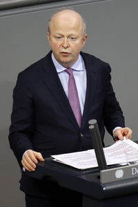 208. Sitzung des Deutschen Bundestages in Berlin