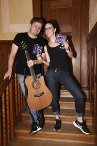 Andi Starek und Andrea Merkert beim 'Schlawindl Move' in Haar