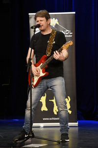 Andi Starek und Andrea Merkert beim 'Schlawindl Move' in Haar