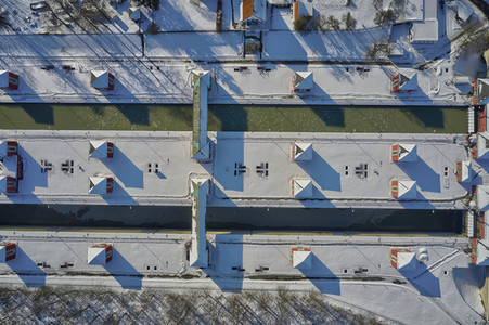 Eingestellter Schiffsverkehr auf dem Mittellandkanal in Hannover