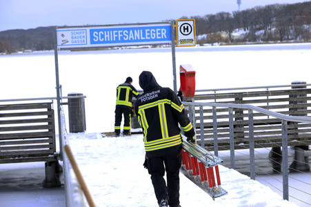 Feuerwehr-Übung Eisretten in Potsdam