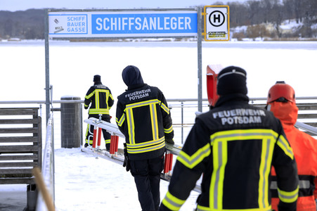 Feuerwehr-Übung Eisretten in Potsdam