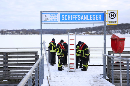 Feuerwehr-Übung Eisretten in Potsdam