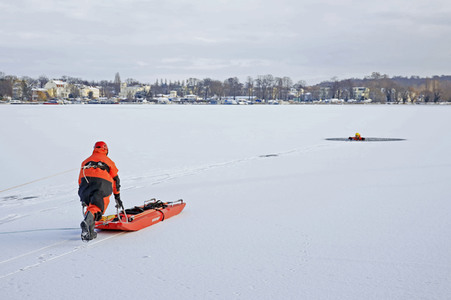 Feuerwehr-Übung Eisretten in Potsdam