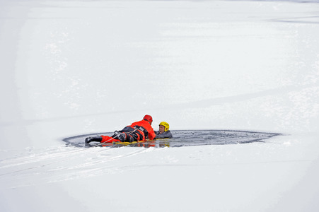 Feuerwehr-Übung Eisretten in Potsdam