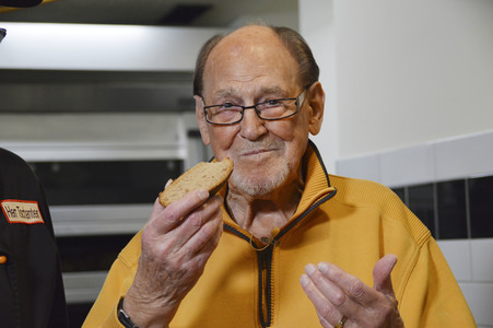 Promi-Backen mit Herbert Köfer in Löbau
