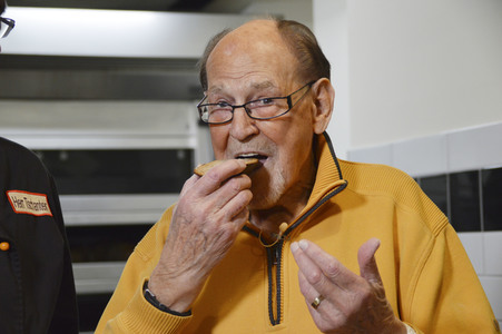 Promi-Backen mit Herbert Köfer in Löbau