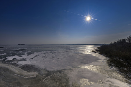 Das Steinhuder Meer im Winter bei Wunstorf