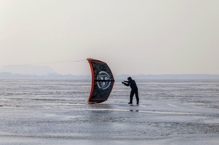 Das Steinhuder Meer im Winter bei Wunstorf
